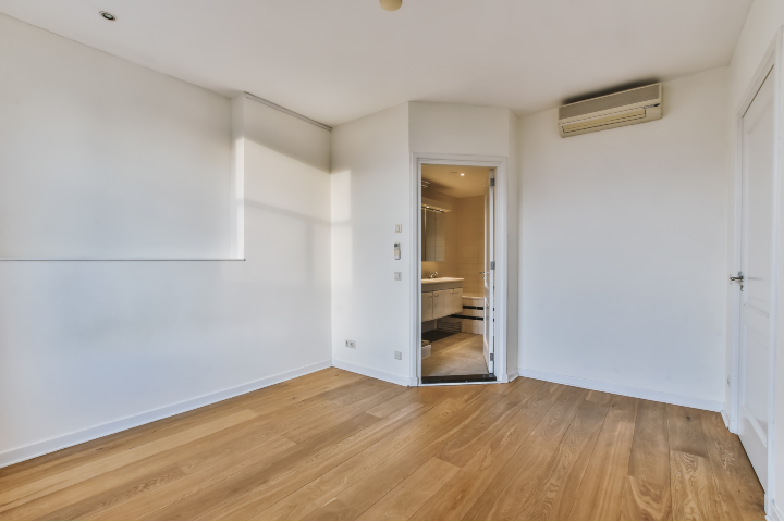 door-for-utility-room_empty room